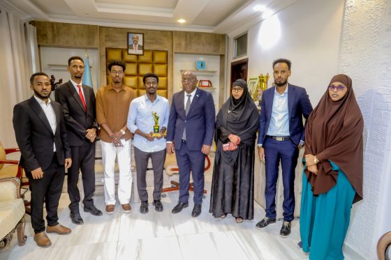 Minister of Information, Culture and Tourism Congratulates Somali Artists on World Art Day